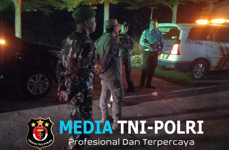 Patroli Malam Babinsa Banyudono, Hadirkan Rasa Aman di Alun-alun Pengging