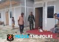 Komsos di Huntara, Babinsa Ajak Warga Tetap Sehat dan Rukun