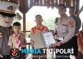 Ini Polri Sahabat Anak, Satlantas Polres Langkat Kawal dan Edukasi Keselamatan Berlalu Lintas kepada Siswa SD IT Al-Fityah