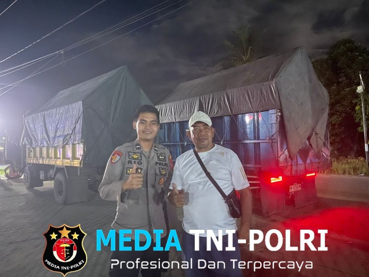 Polisi Sambangi Sopir Truk di Tepi Jalan, Keselamatan Jadi Prioritas Utama