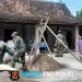 Bukan Sandang Laras Panjang Tapi Cangkul dan Skop di Tangan, Satgas TMMD Kerjakan RTLH