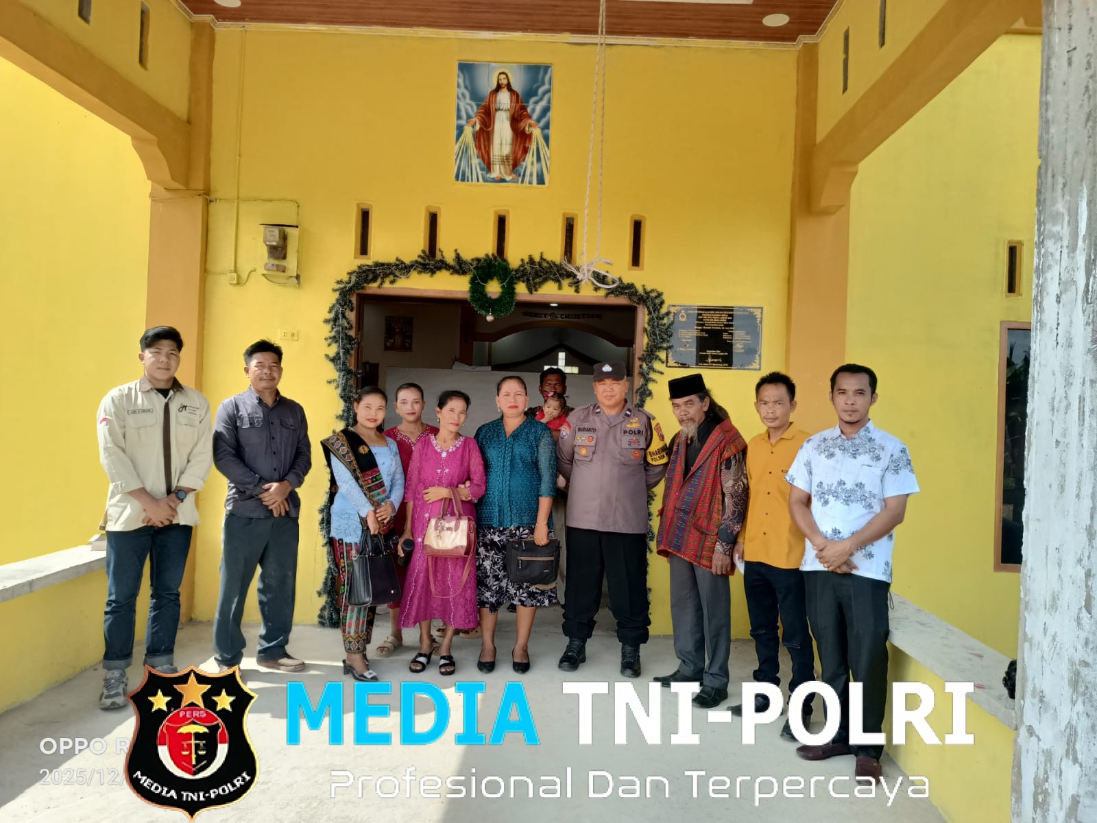Polri Hadir Berikan Rasa Aman, Polsek Padang Tualang Amankan Ibadah Minggu Umat Kristiani