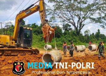 Satgas TMMD ke 128 Kodim 0420/Sarko Pasang Gorong-gorong Besar di Lokasi Perbaikan Jalan