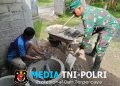 Babinsa Sumberboto Bantu Warga Bangun MCK, Wujud Kepedulian Dan Kebersamaan
