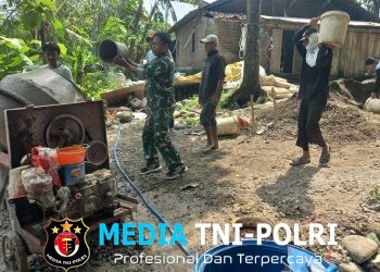 Tak Kenal Lelah, TNI dan Warga Bersatu Bangun Jembatan Garuda di Wonosegoro