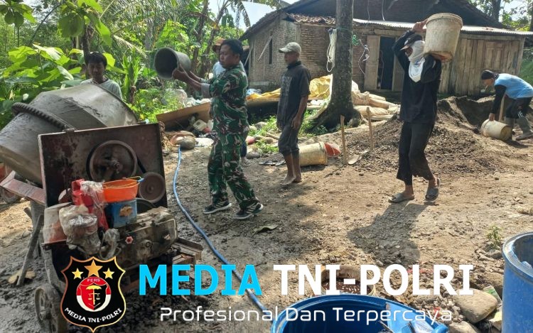 Tak Kenal Lelah, TNI dan Warga Bersatu Bangun Jembatan Garuda di Wonosegoro