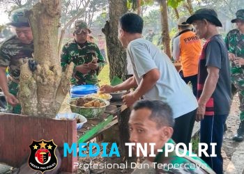 Mak Yem Tersenyum, Dagangan Laris Diborong Satgas TMMD