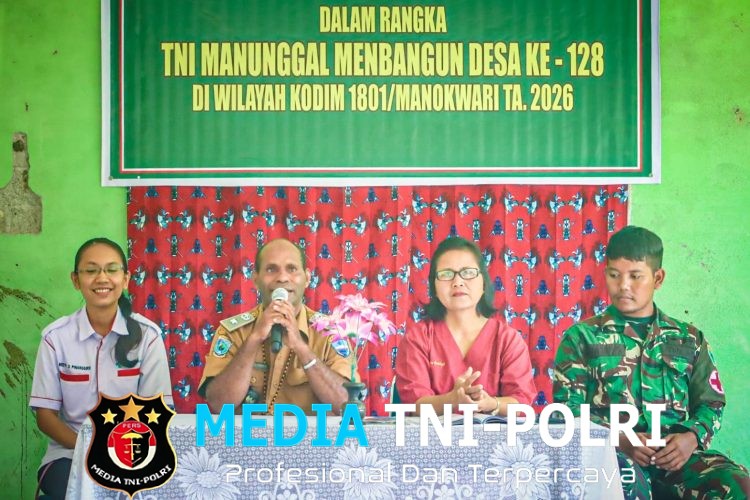 TNI Dorong Kesadaran Keluarga Sehat, Warga Antusias Ikuti Penyuluhan KB dalam TMMD Ke-128 Kodim 1801/Manokwari