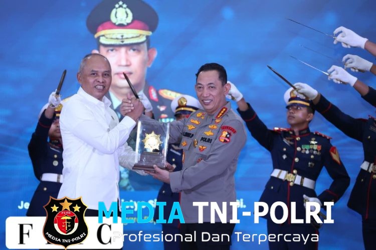 Kapolri Terima Adhi Bhakti Senapati, Jadi Motivasi Perkuat Sinergi Keamanan Siber