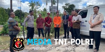 Banjir Melanda Dusun Jelimpo, Bhabinkamtibmas Dampingi Wakil Bupati Cek Lokasi