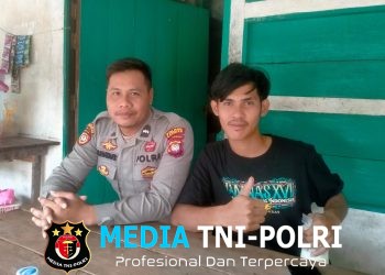 Polisi Sambangi Warga Saat Patroli Siang, Obrolan Santai Bahas Kamtibmas