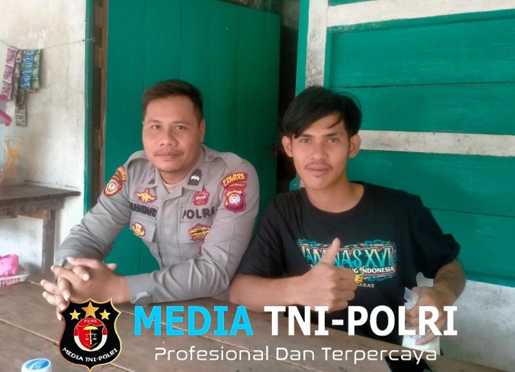 Polisi Sambangi Warga Saat Patroli Siang, Obrolan Santai Bahas Kamtibmas