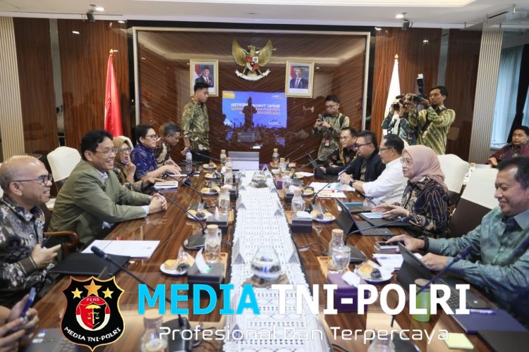 Pemerintah Bahas Pengelolaan Kepegawaian dan Keuangan Daerah