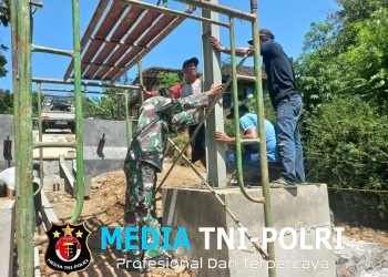 Babinsa dan Warga Bersatu, Baja Penopang Jembatan Perintis Garuda Mulai Berdiri