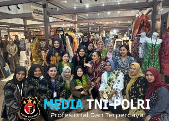 Almira ADS dalam PERSIT BISA: Harmoni Tenun dan Sentuhan Modern yang Memikat Perhatian Pengunjung di Booth 18