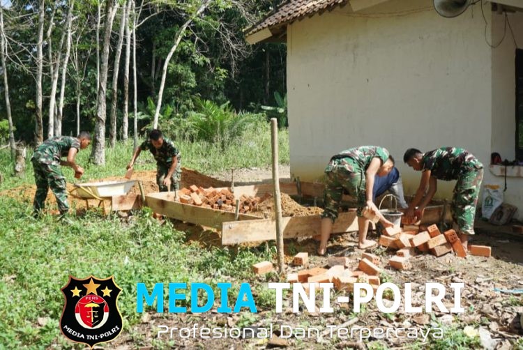 Kejar Target Sanitasi Sehat: Satgas TMMD Ke-128 Kodim 0402/OKI Kebut Pondasi MCK di Desa Pematang Sukatani