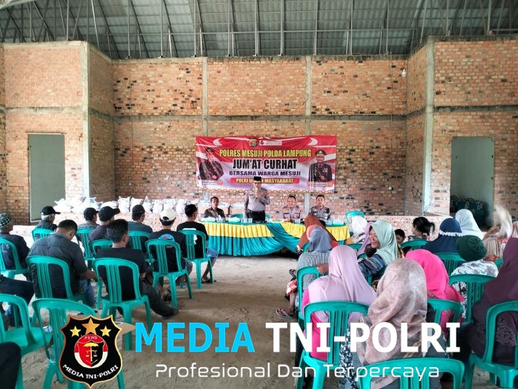 Dekatkan Diri ke Masyarakat, Sat Binmas Polres Mesuji Gelar Jumat Curhat dan Salurkan 25 Paket Sembako di Sinar Laga