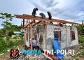 Maikel May Sumringah, Rumah RTLH Mulai Dipasang Atap Seng oleh Satgas TMMD Ke-128 Kodim 1801/Manokwari