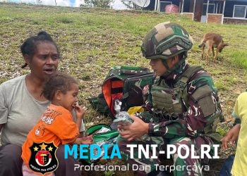 Dari Kampung ke Kampung, Satgas Yonif 521/DY Hadir Bangkitkan Harapan melalui Pengobatan Gratis dan Pembagian Sembako bagi Warga di Distrik Napua