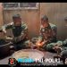 Satgas Yonif 123/Rjw Mengadakan Kegiatan Sosial Melalui Program Pembagian Tempe Kepada Warga di Kampung Tomor