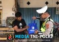 Sat Lantas Polres Mesuji Laksanakan Tasi Berkah Presisi, Bagikan 10 Karung Beras untuk Warga Kurang Mampu