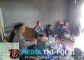 Di Bawah Terik Matahari, Polisi Tetap Humanis Sambangi Warga Saat Patroli