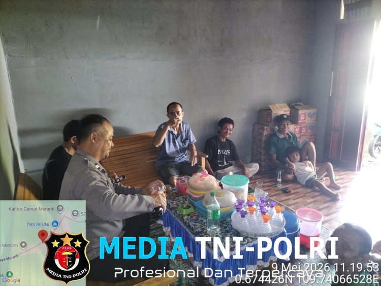 Di Bawah Terik Matahari, Polisi Tetap Humanis Sambangi Warga Saat Patroli