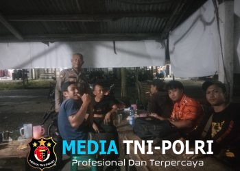 Dialog Santai Polisi dan Warga di Malam Hari, Pesan Keamanan Jadi Perhatian