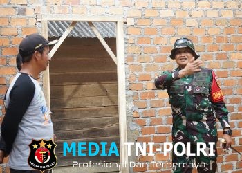 Tinjau Pembangunan RTLH dan Jalan, Letkol Inf Gunawan Wibisono Beri Motivasi Personel Satgas TMMD di Lapangan