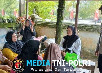 Aksi Humanis Polisi di Tengah Kumpulan Ibu-Ibu, Himbauan Ini Jadi Perhatian