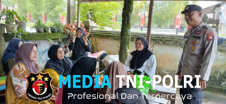 Aksi Humanis Polisi di Tengah Kumpulan Ibu-Ibu, Himbauan Ini Jadi Perhatian