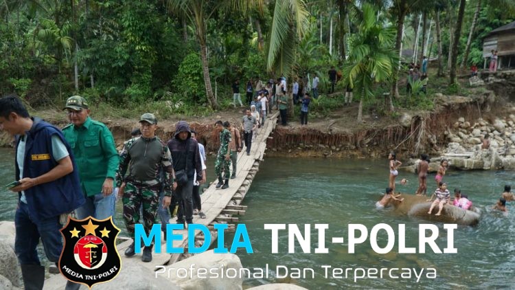 Dandim 0420/Sarko Bersama Bupati Sarolangun, Cek Jembatan yang Terputus di Batang Asai