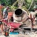 Satgas TMMD Ke-128 Kodim 1801/Manokwari Tetap Laksanakan Pengecoran Jalan di Hari Libur
