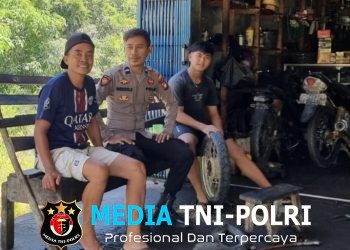 Patroli Siang, Personel Polsek Menjalin Ajak Warga Jaga Situasi Kamtibmas Tetap Kondusif