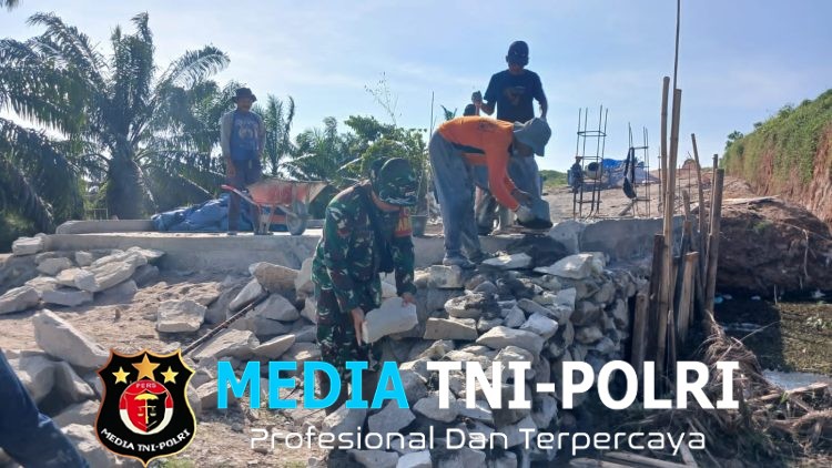 Kodim 0208/AS Rampungkan Pembangunan Jembatan Armco di Desa Teluk Dalam