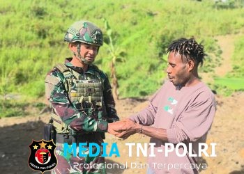 Pendampingan Warga Bercocok Tanam dan Merawat Kebun, Satgas Yonif 521/DY Gencarkan Binter TNI di Distrik Eragayam
