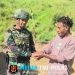Pendampingan Warga Bercocok Tanam dan Merawat Kebun, Satgas Yonif 521/DY Gencarkan Binter TNI di Distrik Eragayam