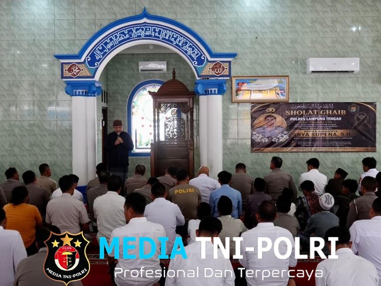 Polres Lampung Tengah Gelar Salat Gaib untuk Bripka Arya Supena yang Gugur Saat Gagalkan Aksi Curanmor