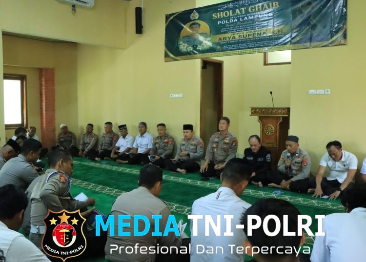 Polres Tulang Bawang Barar Gelar Sholat Ghaib dan doa bersama untuk Almarhum Bripka Anumerta Arya Supena, S.H