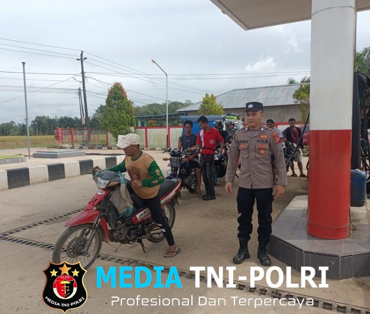 Personel Polsek Menjalin Laksanakan Patroli dan Sambang di SPBU Kecamatan Menjalin
