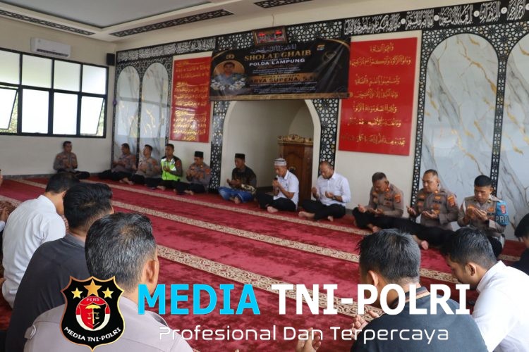 Keluarga Besar Polres Mesuji Gelar Shalat Ghaib, Turut Berduka Cita Atas Gugurnya Bripka Anumerta Arya Supena S.H