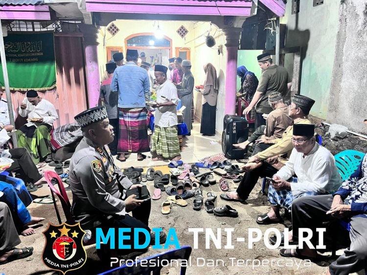Polsek Bukit Kemuning Hadiri Takziah Warga, Wujud Empati dan Kedekatan Polri Dengan Masyarakat
