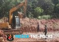 Satgas TMMD ke-128 Kodim 0420/Sarko Percepat Pengerasan Jalan di Desa Seko Besar