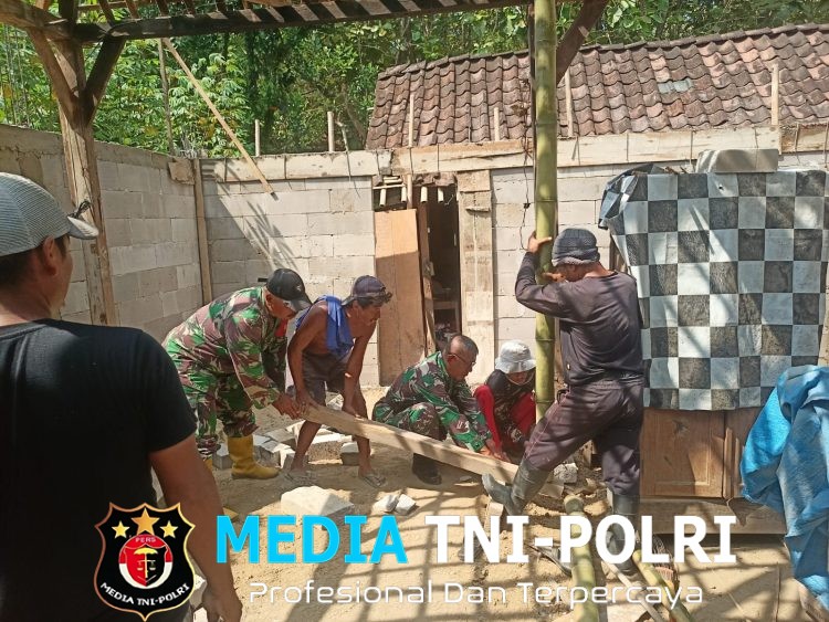Satgas TMMD Tak Kenal Lelah, Rumah Ibu Manisri Perlahan Berubah Jadi Hunian Layak