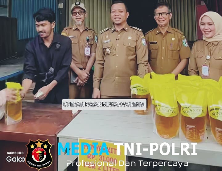 Bupati Pringsewu Riyanto Pamungkas Tinjau Operasi Pasar Minyak Goreng