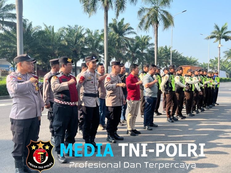 Kapolsek Cikarang Selatan Pimpin Pengamanan Keberangkatan Massa Buruh FSPMI Menuju DPRD Kabupaten Bekasi