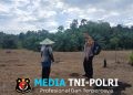 Bhabinkamtibmas Polsek Menyuke Lakukan Pengecekan Tanam Jagung Serentak Kuartal 1 Tahun 2026
