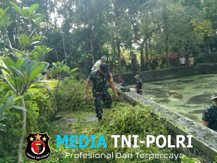 Babinsa Ngadirejo Bersama Warga Gelar Kerja Bakti di Wisata Rohani Goa Maria Sendang Rejo