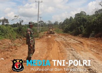 Koptu Edi Sulistyanto Fokus Benahi Titik KM 22, Satgas TMMD Ke-128 Kodim 0420/Sarko Terus Kebut Perbaikan Jalan