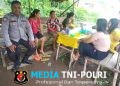 Ngobrol Santai di Pondok Tradisional, Polisi Humanis Ini Banjir Pujian dari Ibu-Ibu